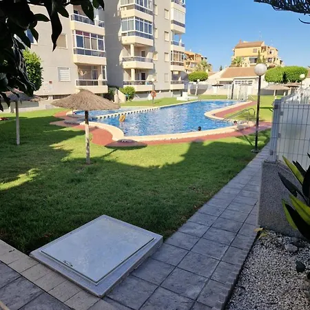 Magnifico Adosado En Torrevieja, Alicante. Сasa de vacaciones *